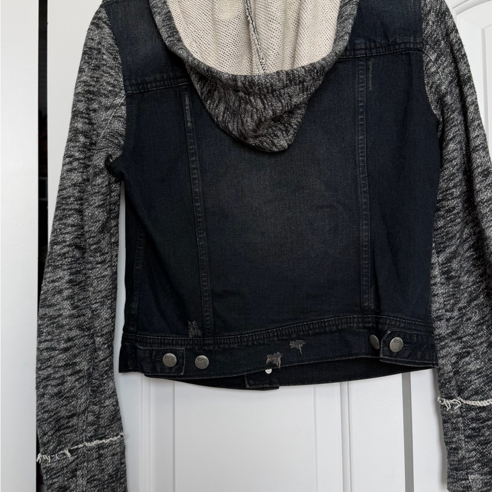 Free People distressed Black Jean Jacket with charcoal Sleeves - Picture 6 of 10
